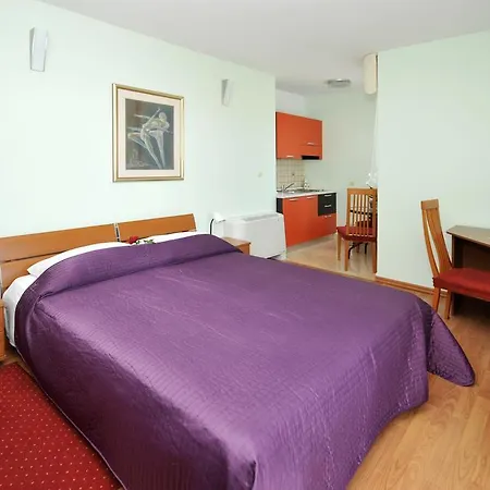 Lida 2 Gostinjska kuća Trogir